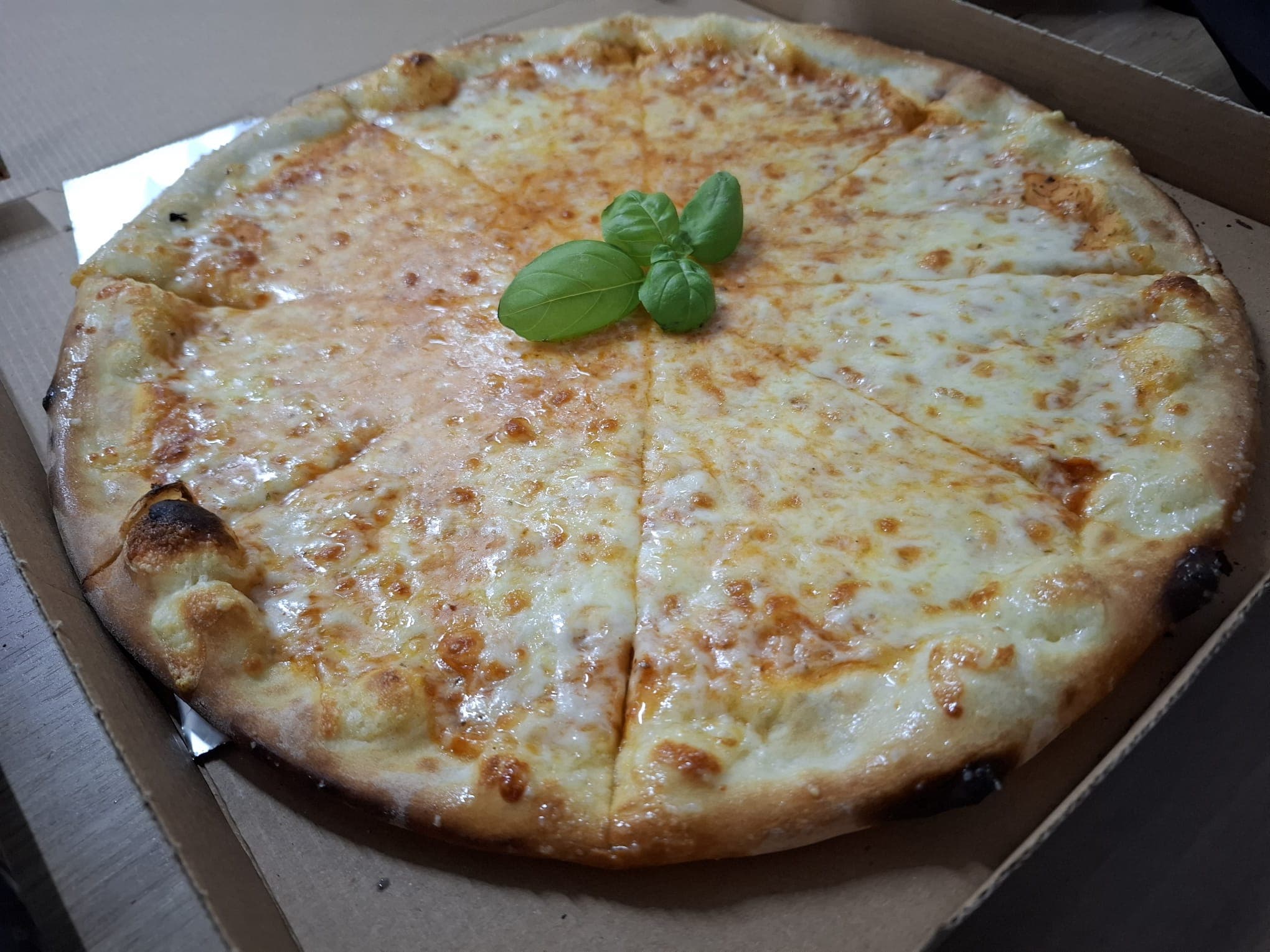 Monster Pizza - Margherita pizza s pomodoro a syrom