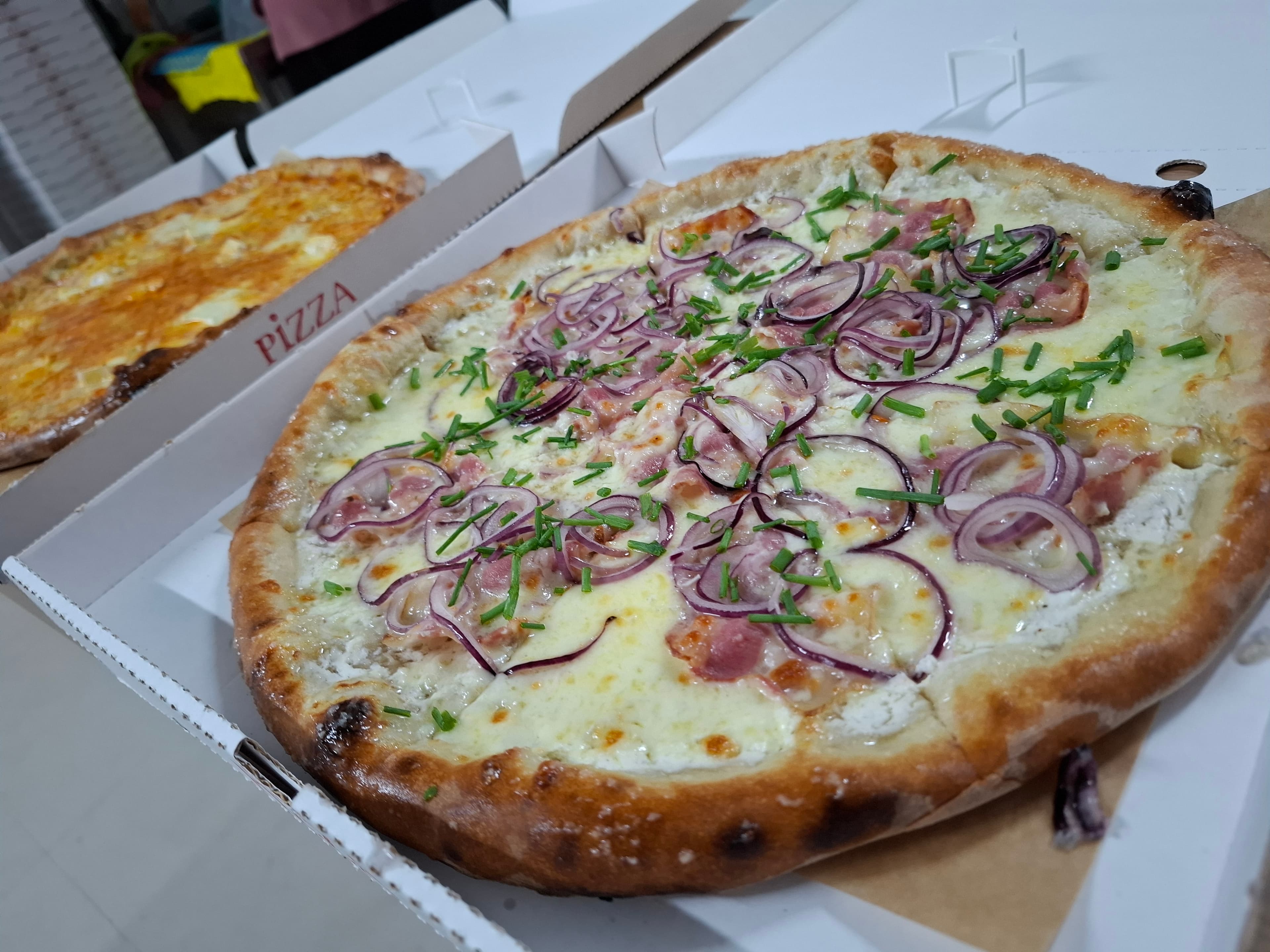 Monster Pizza - smotanová pizza