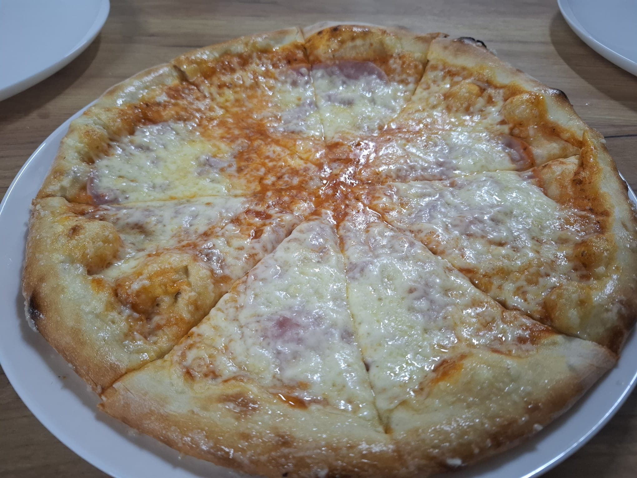 Monster Pizza - Šunková pizza s pomodoro a šunkou